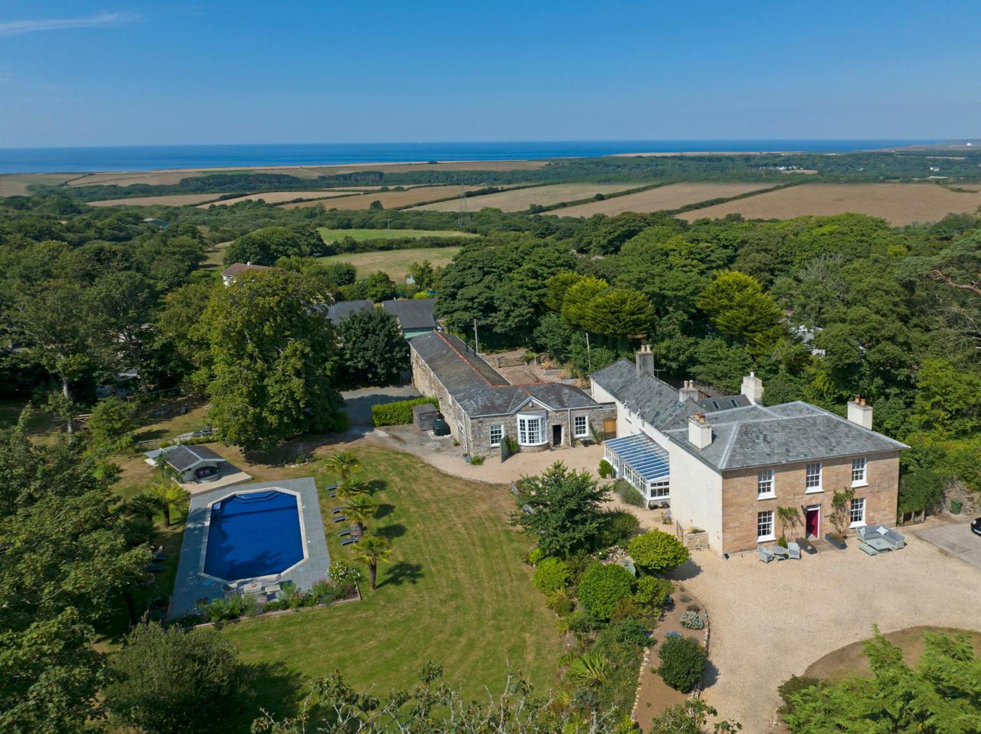 Red River Stables - Peaceful, Beautiful Grounds, Swimming Pool, Central Location For West Cornwall Camborne Εξωτερικό φωτογραφία